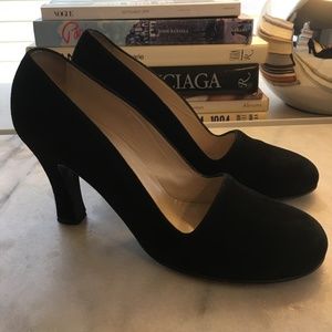 Isaac Mizrahi Vintage Suede Pumps